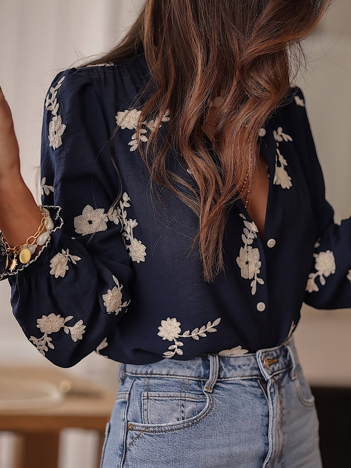 Blusa de gasa bordada de manga larga para mujer