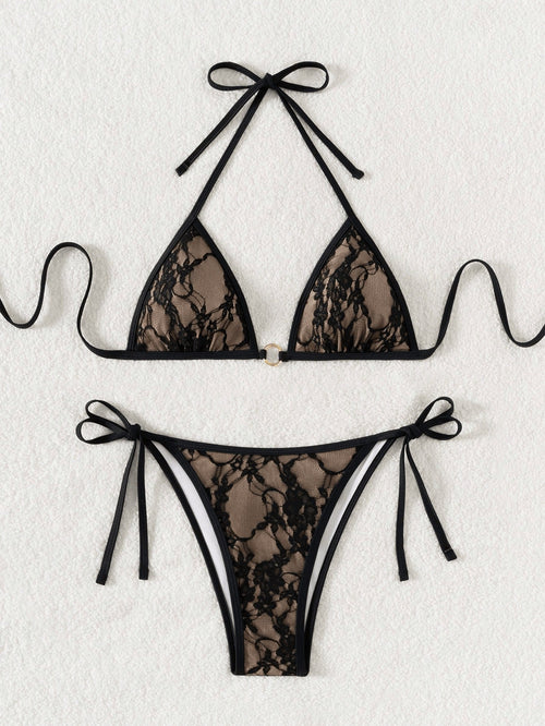 Bikini de triángulo de encaje con tiras y espalda descubierta