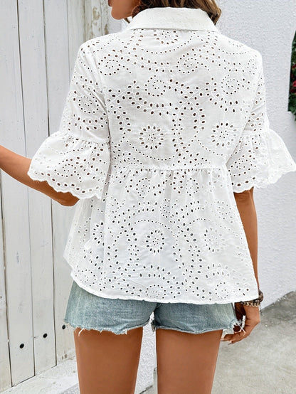 Camisa blanca de manga corta con bordado calado para mujer