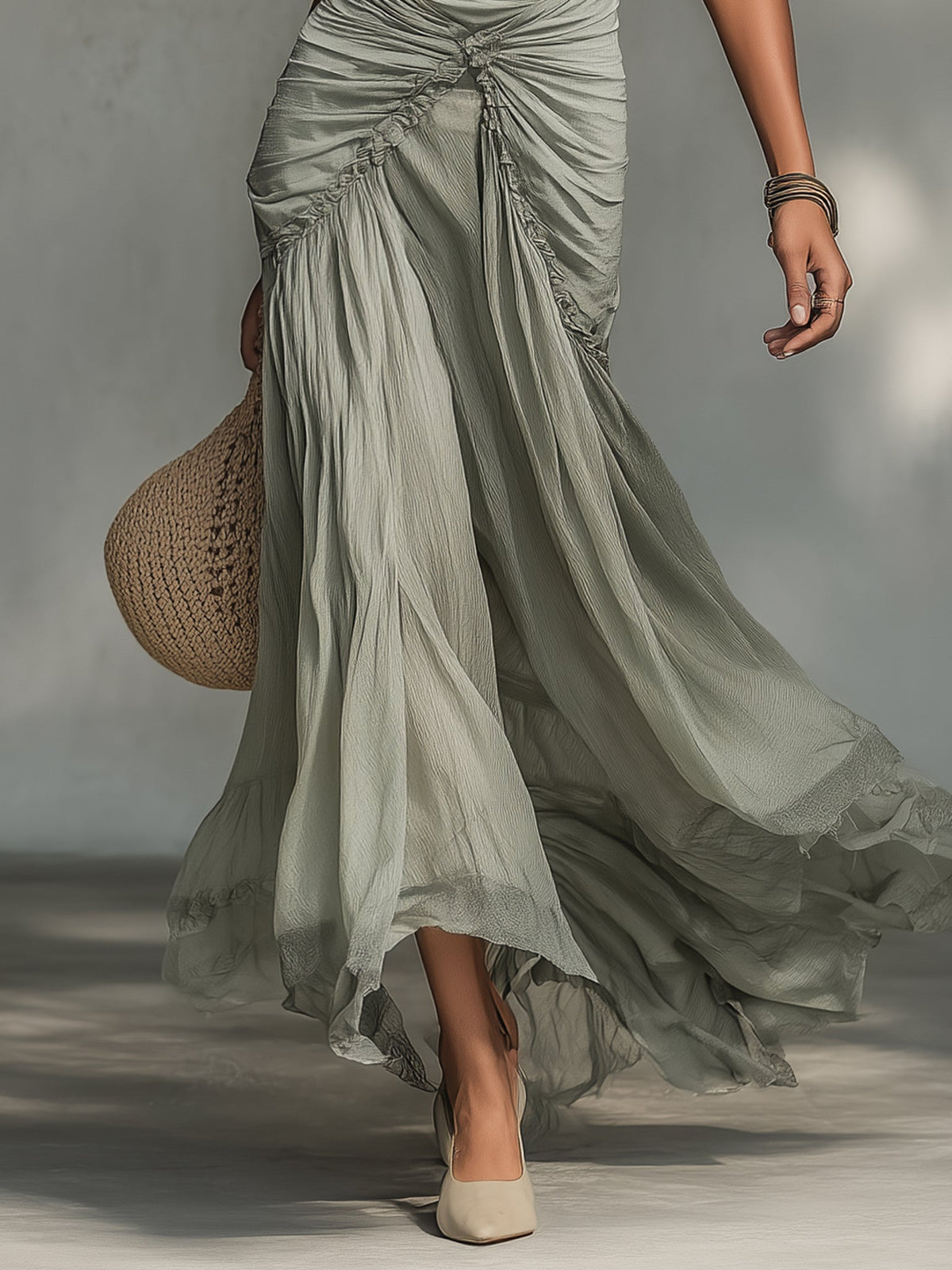 Vestido maxi gris de tejido elástico y gasa