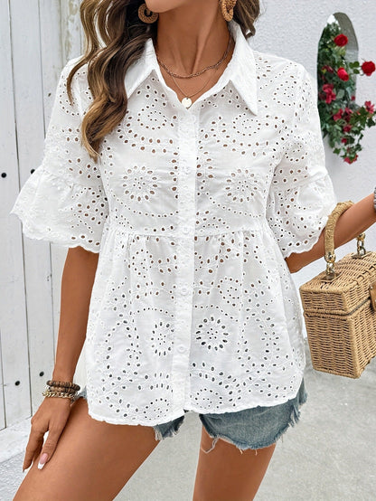Camisa blanca de manga corta con bordado calado para mujer