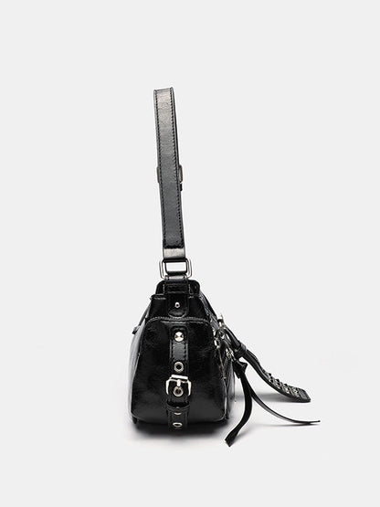 Bolso bandolera de hombro con tachuelas estilo motero