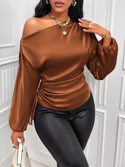 Blusa de satén asimétrica de manga larga con cuello cruzado para mujer