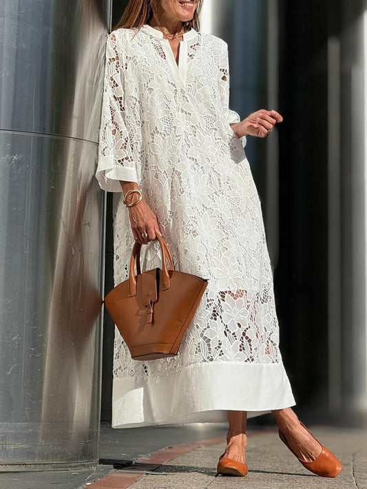 Vestido midi holgado de encaje floral con cuello en V y manga acampanada