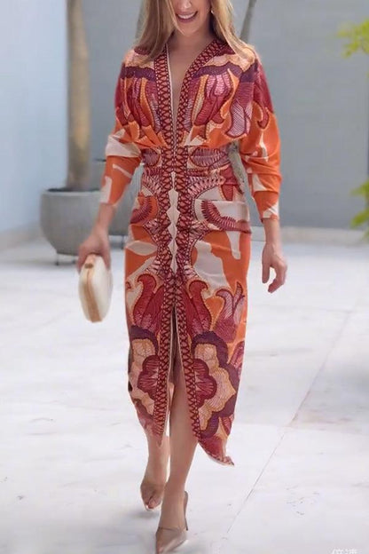 Vestido midi estampado de manga larga murciélago, fruncido y con abertura