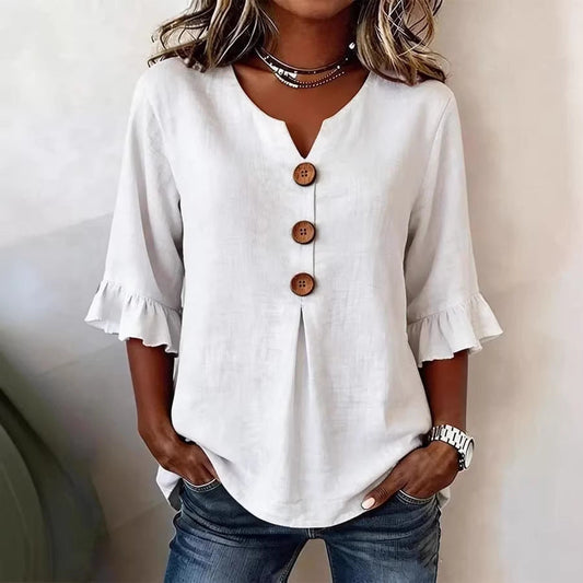 Top casual liso de media manga con cuello en V, botones y volantes