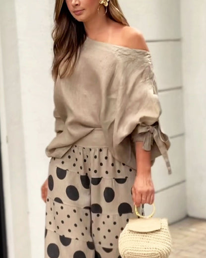 Conjunto casual de dos piezas: top de hombros y pantalón estampado