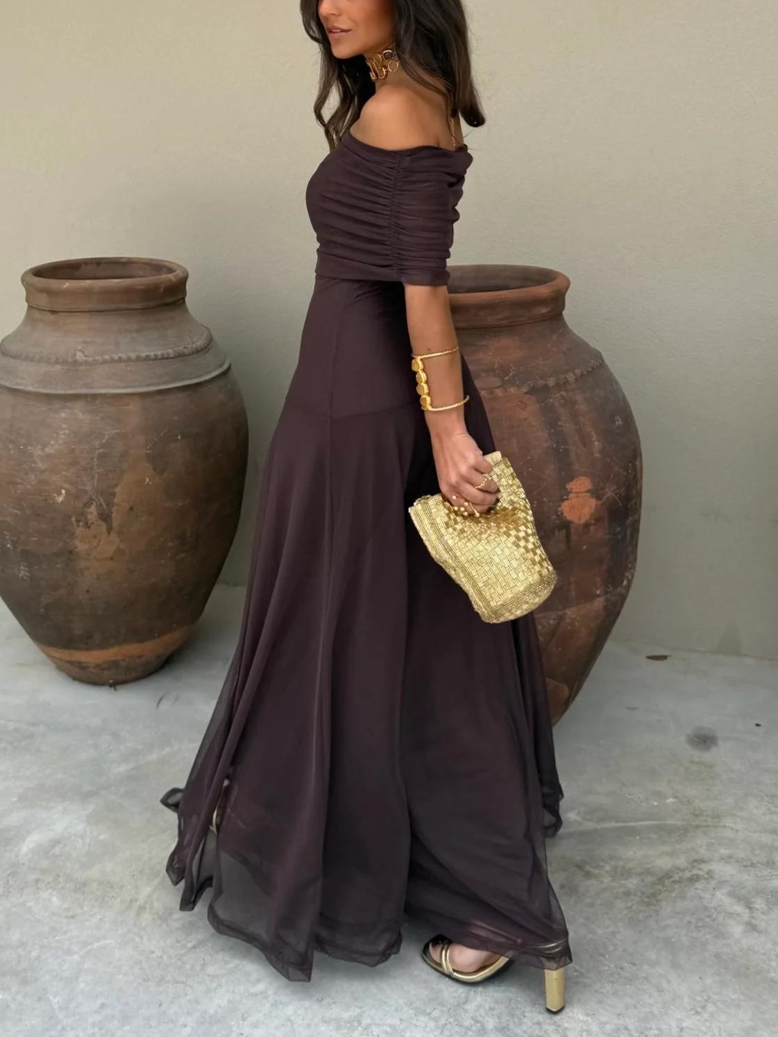 Vestido largo marrón de malla de un solo hombro
