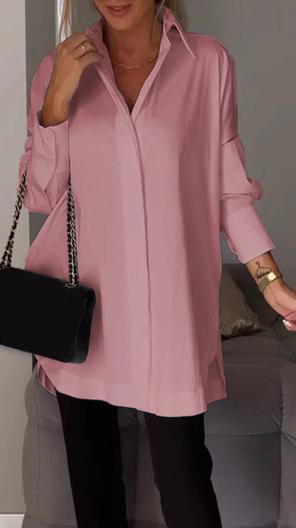 Camisa blanca con solapa y aberturas