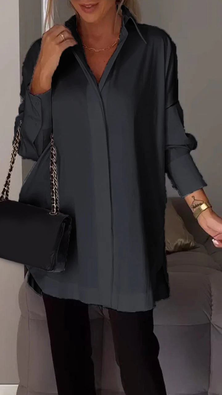 Camisa blanca con solapa y aberturas