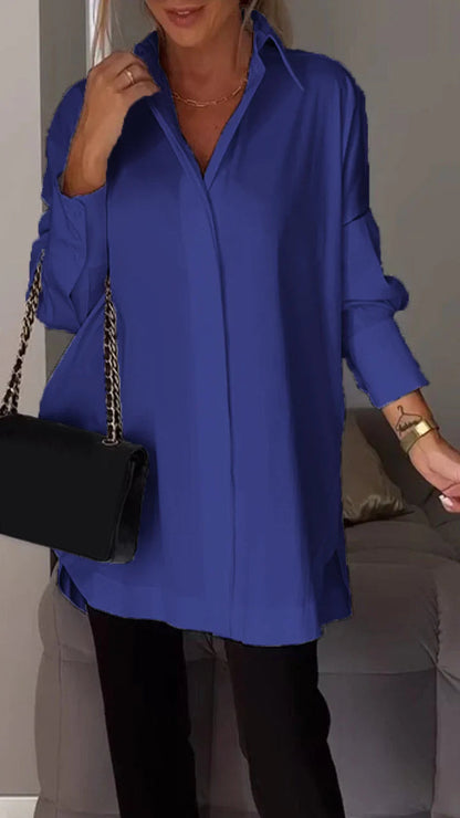 Camisa blanca con solapa y aberturas