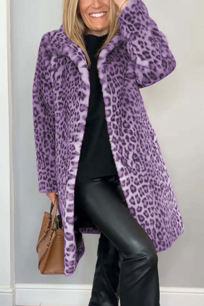 Abrigo de largo medio de pelo sintético con estampado de leopardo y solapa