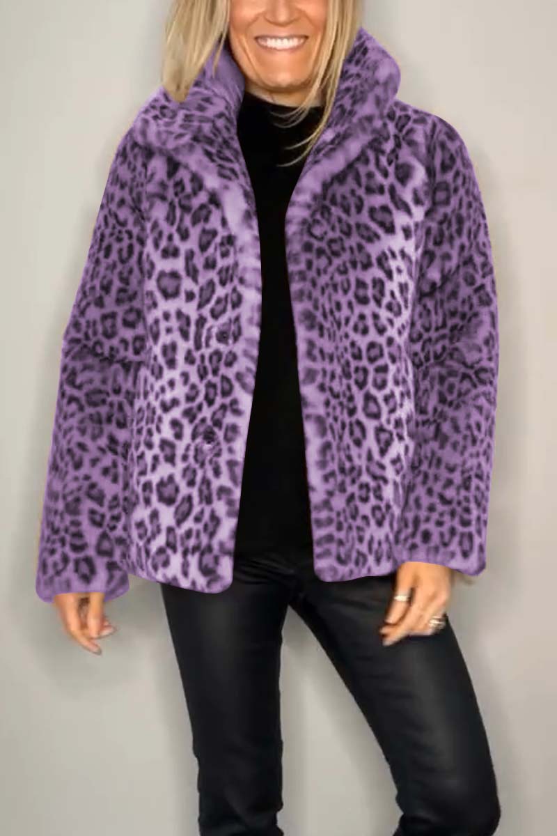 Abrigo de largo medio de pelo sintético con estampado de leopardo y solapa