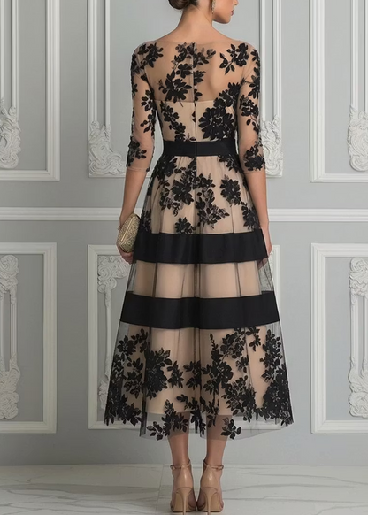 Vestido midi elegante de encaje negro en línea A