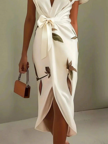 Vestido midi cruzado de satén blanco con hojas y manga corta