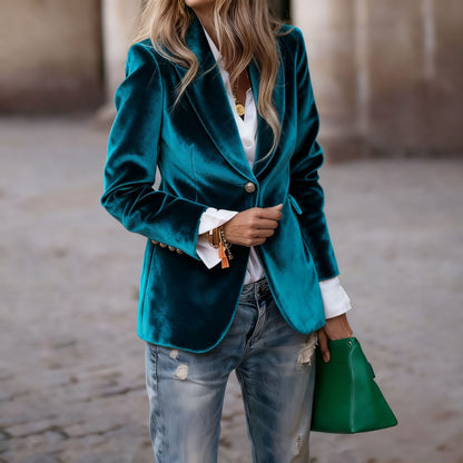 Blazer elegante de terciopelo entallado con bolsillos simulados