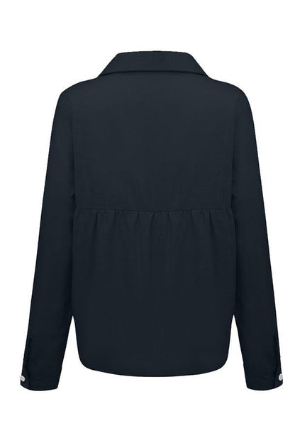 Blusa casual lisa con botones y cuello camisero