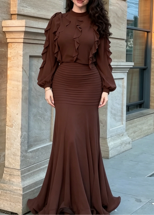 Conjunto de dos piezas marrón: blusa de manga larga con volantes y falda maxi sirena de canalé