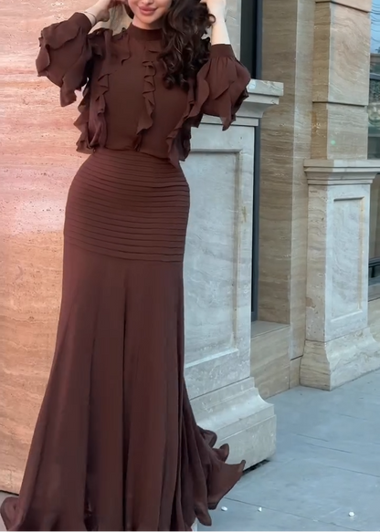 Conjunto de dos piezas marrón: blusa de manga larga con volantes y falda maxi sirena de canalé