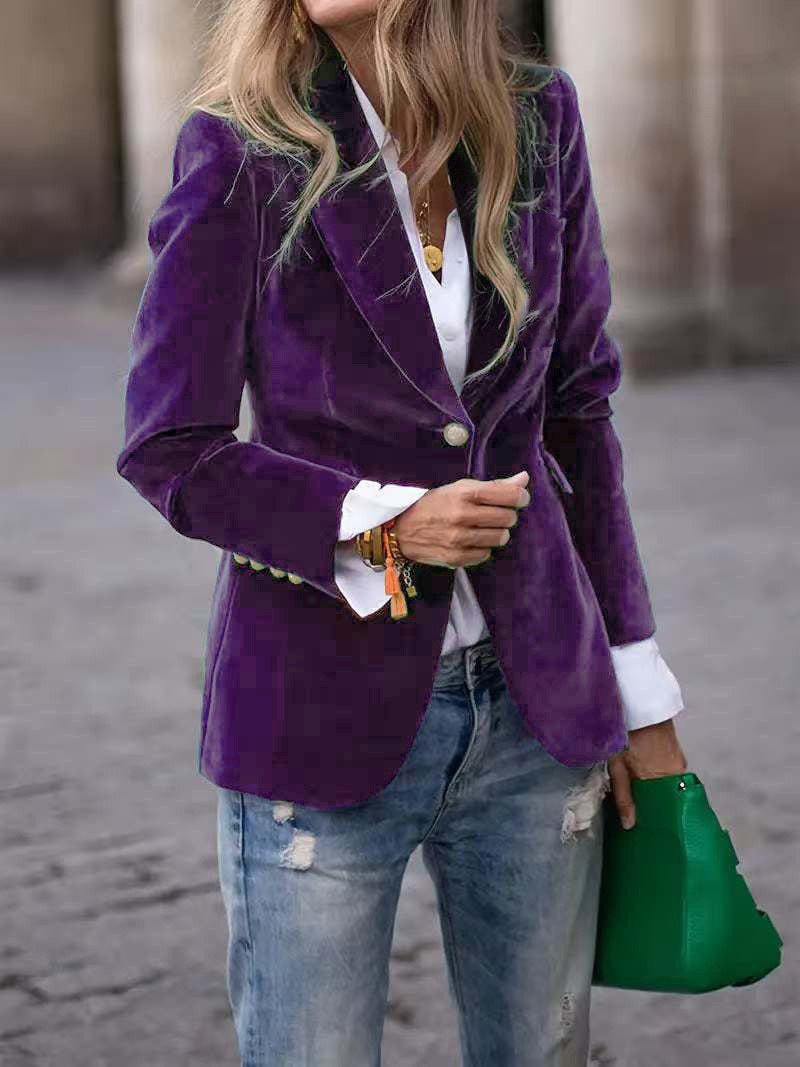 Blazer elegante de terciopelo entallado con bolsillos simulados