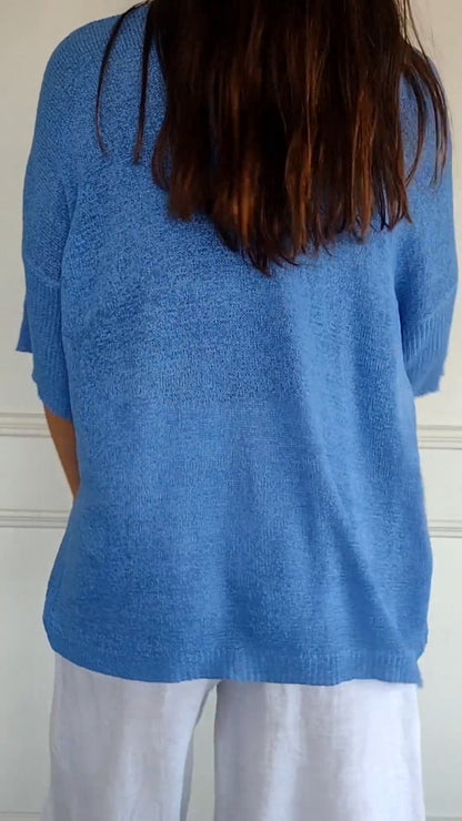 Top de punto liso con cuello en V