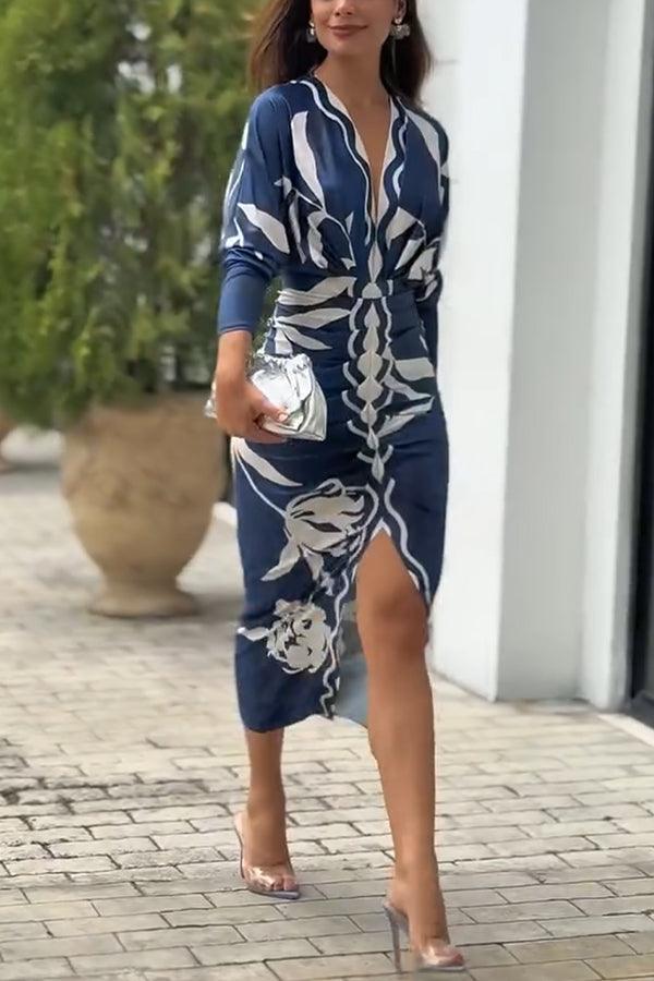 Vestido midi estampado de manga larga murciélago, fruncido y con abertura