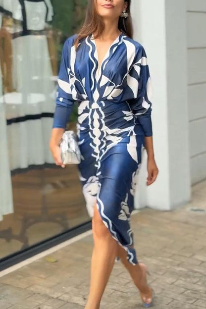 Vestido midi estampado de manga larga murciélago, fruncido y con abertura