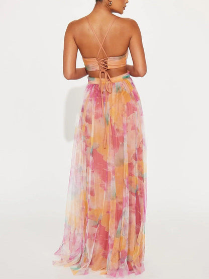 Elegante vestido largo en línea A con flores pintadas y cuello en V