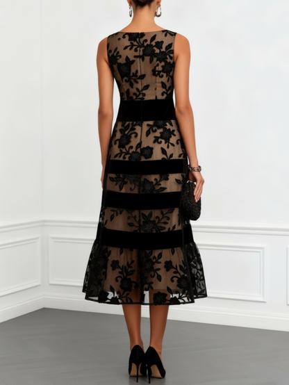Vestido midi negro de malla floral sin mangas en línea A