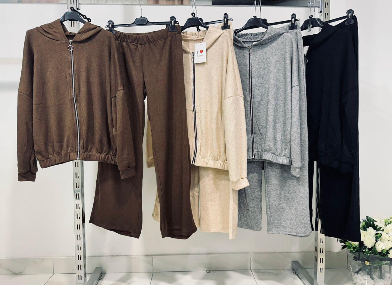 Marika Cozy | Conjunto Sudadera con Capucha y Cremallera y Pantalón Wide Leg