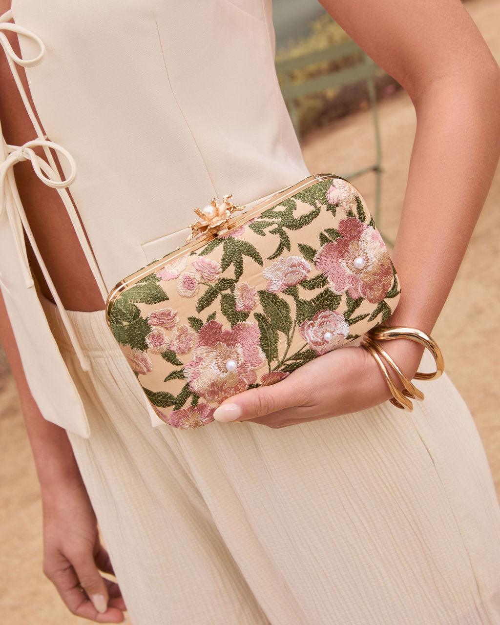 Clutch rígido bordado Freesia