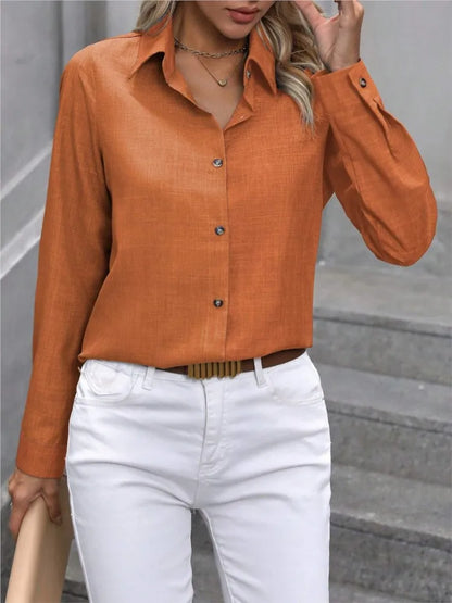 Camisa casual de manga larga con cuello y botones en bloques de color
