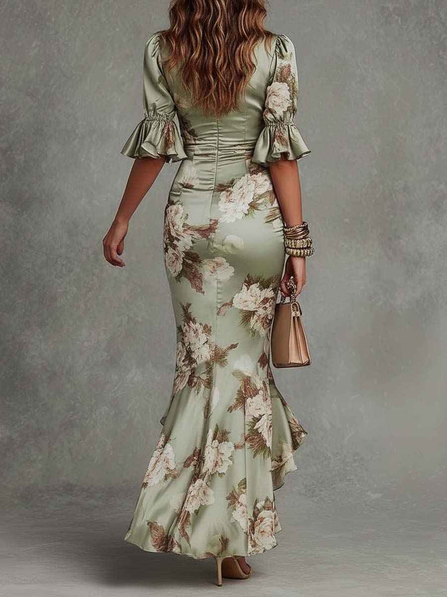 Vestido maxi asimétrico de satén verde floral con escote en V y mangas acampanadas con volantes