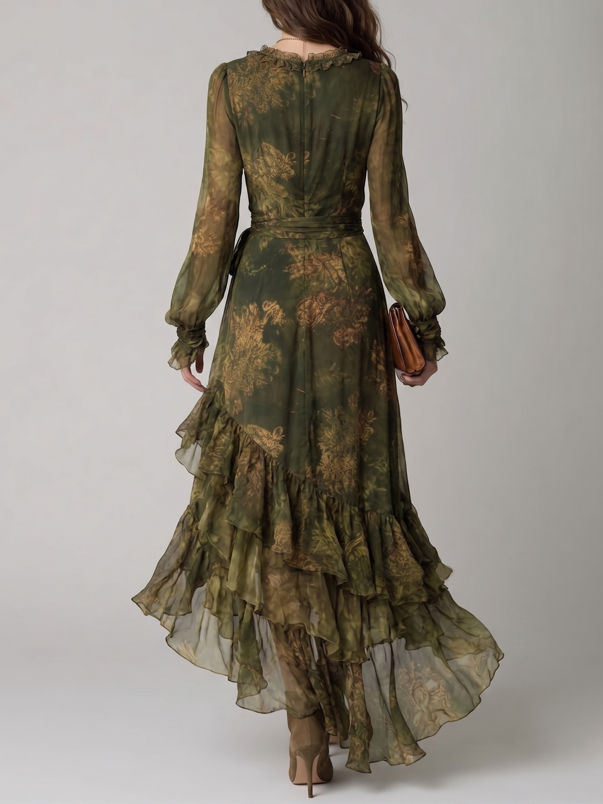 Vestido largo de gasa verde con estampado floral y volantes irregulares en capas