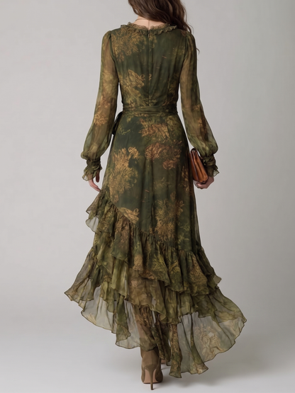 Vestido largo de gasa verde con estampado floral y volantes irregulares en capas