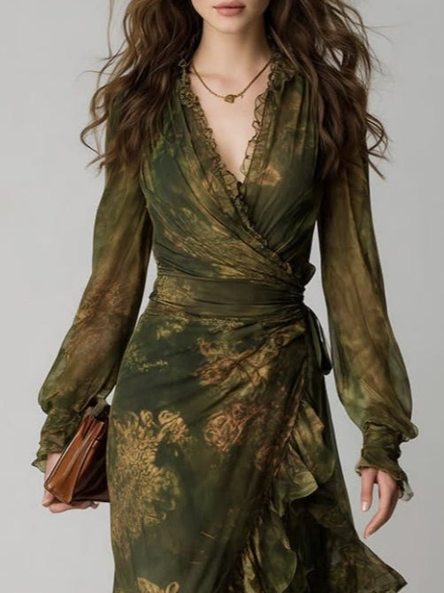 Vestido largo de gasa verde con estampado floral y volantes irregulares en capas