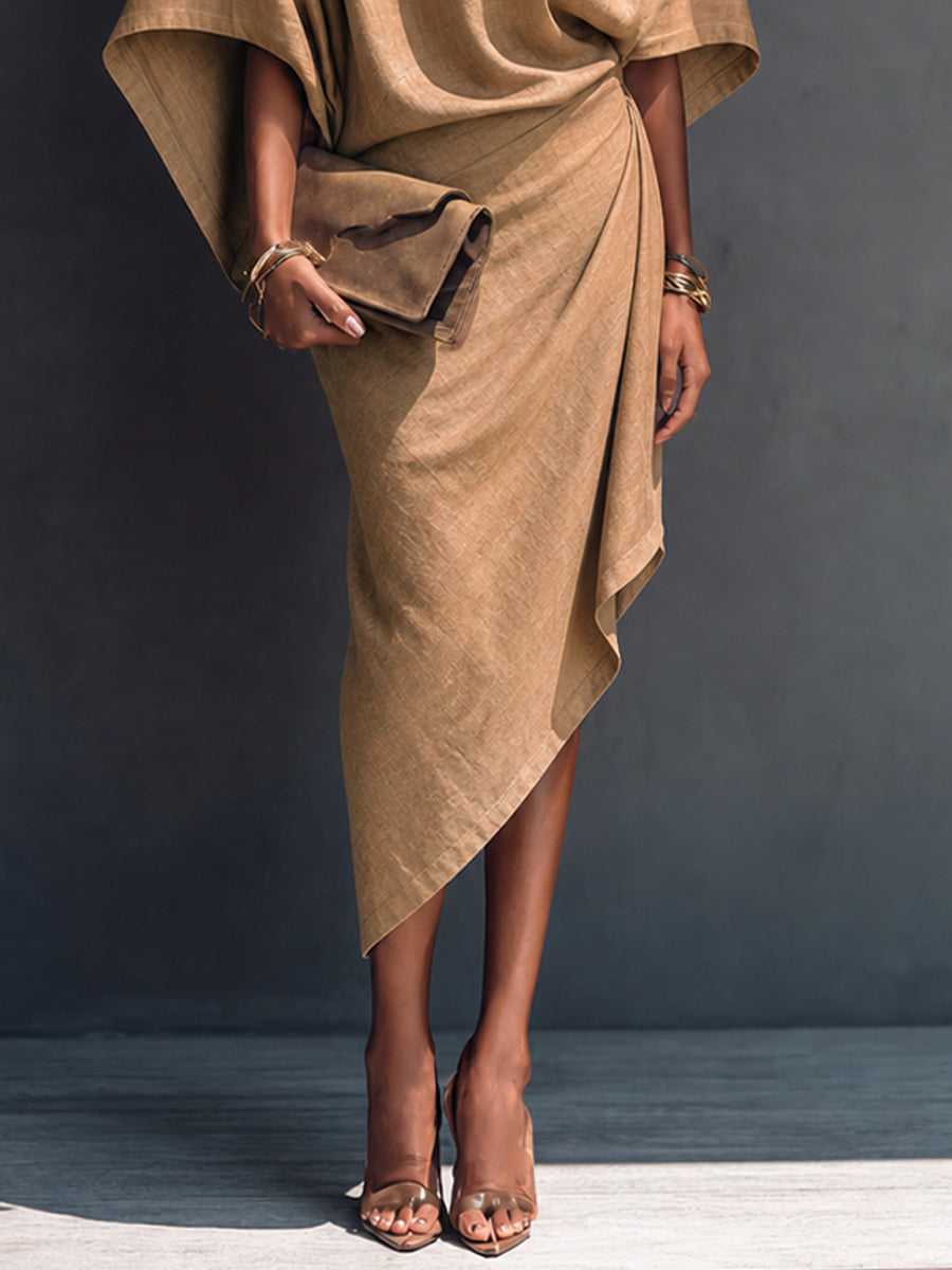 Vestido midi caqui drapeado y asimétrico de manga corta