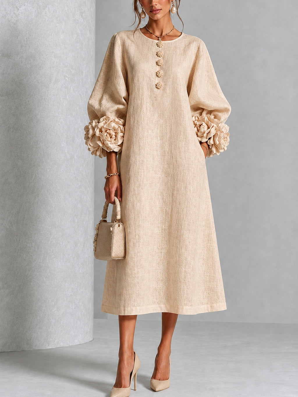 Vestido midi floral beige abotonado con llamativos puños florales