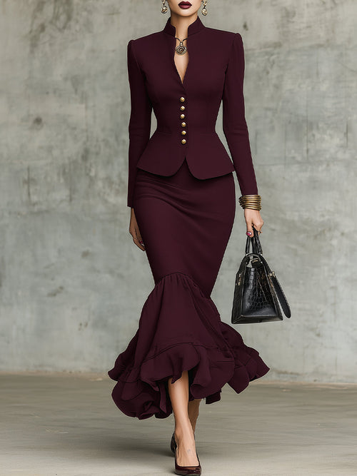 Conjunto burdeos de top con bajo de volantes y falda con botones dorados