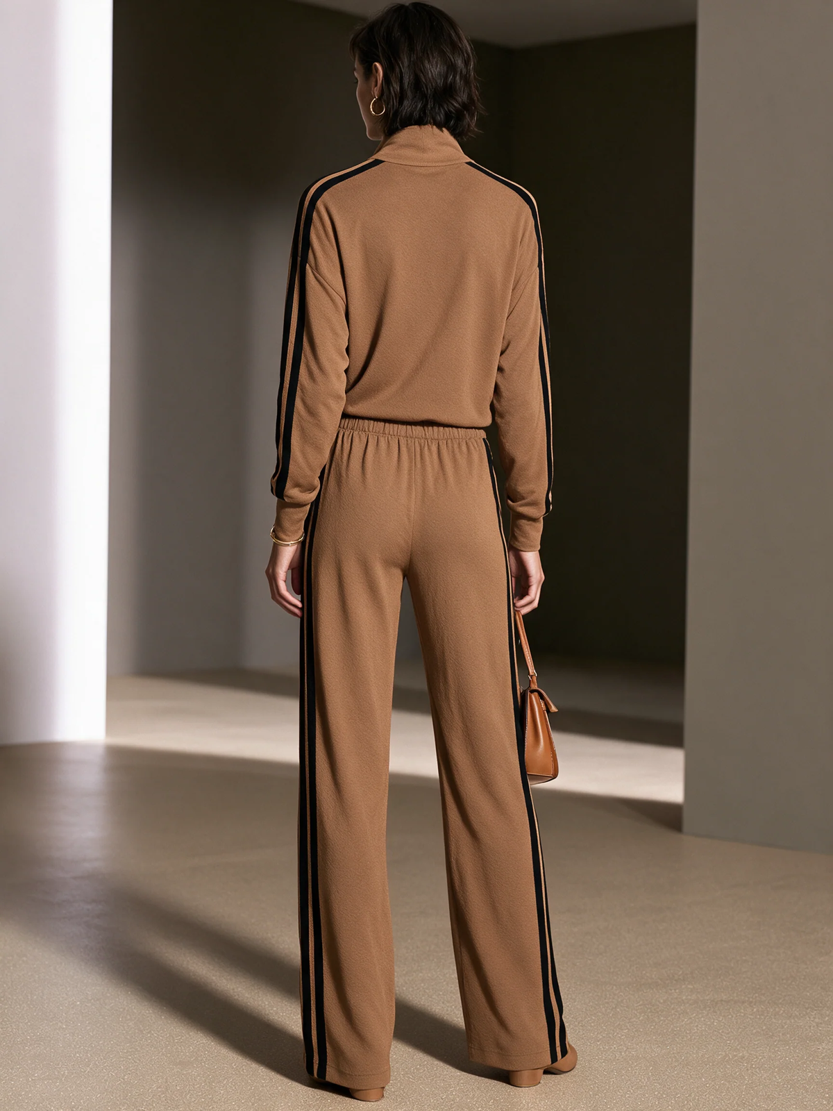 Conjunto camel bicolor de top abotonado y pantalón de pierna ancha