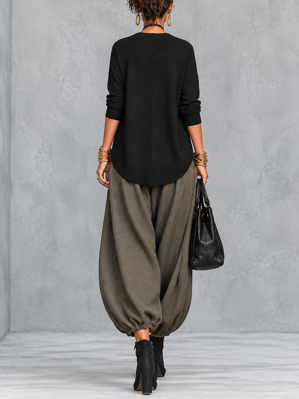 Conjunto de tres piezas verde oliva: cárdigan asimétrico, top y pantalón farol