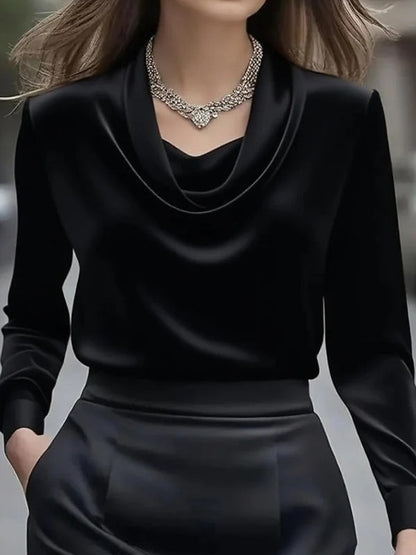 Elegante camisa de satén lisa con cuello