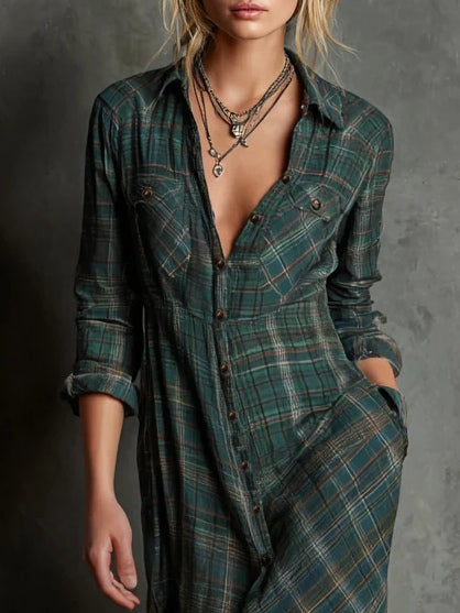 Vestido camisero largo de cuadros verdes con solapa y botones
