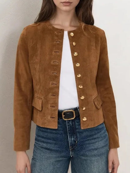 Chaqueta corta de ante marrón con botonadura sencilla