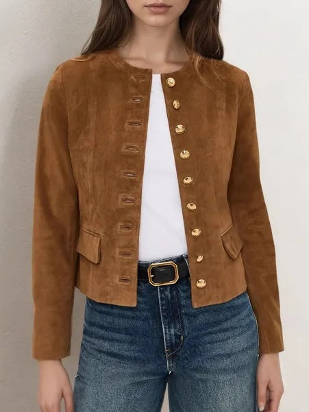Chaqueta corta de ante marrón con botonadura sencilla