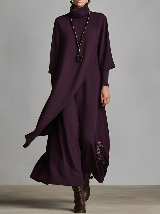 Vestido largo morado oscuro de cuello alto, bordado, asimétrico y plisado