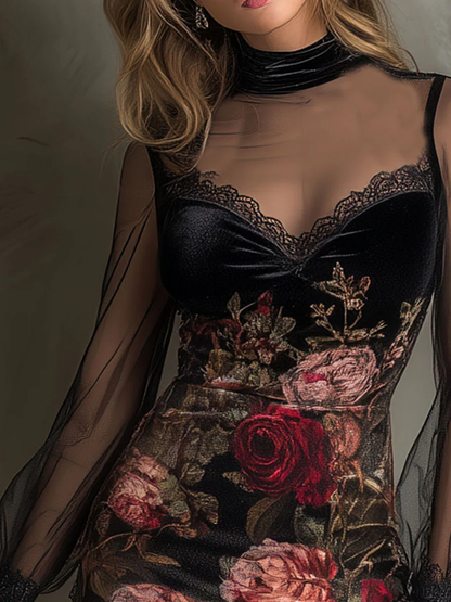 Minivestido de terciopelo con estampado de rosas, tul y ribete de encaje