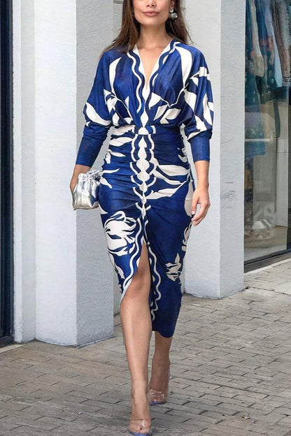 Vestido midi estampado de manga larga murciélago, fruncido y con abertura