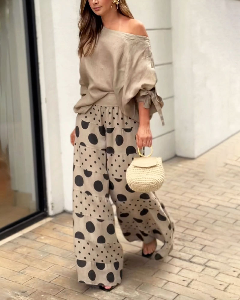 Conjunto casual de dos piezas: top de hombros y pantalón estampado