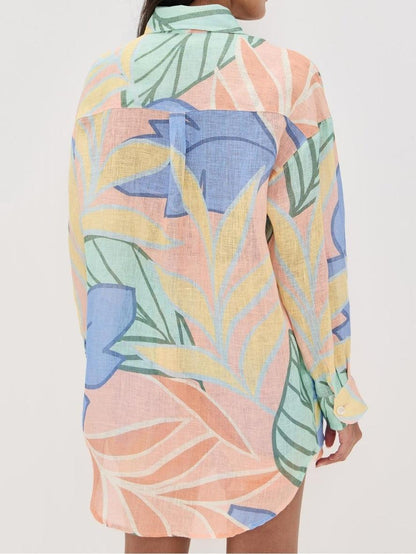 Conjunto Playa de camisa boyfriend y short con estampado de hojas tropicales